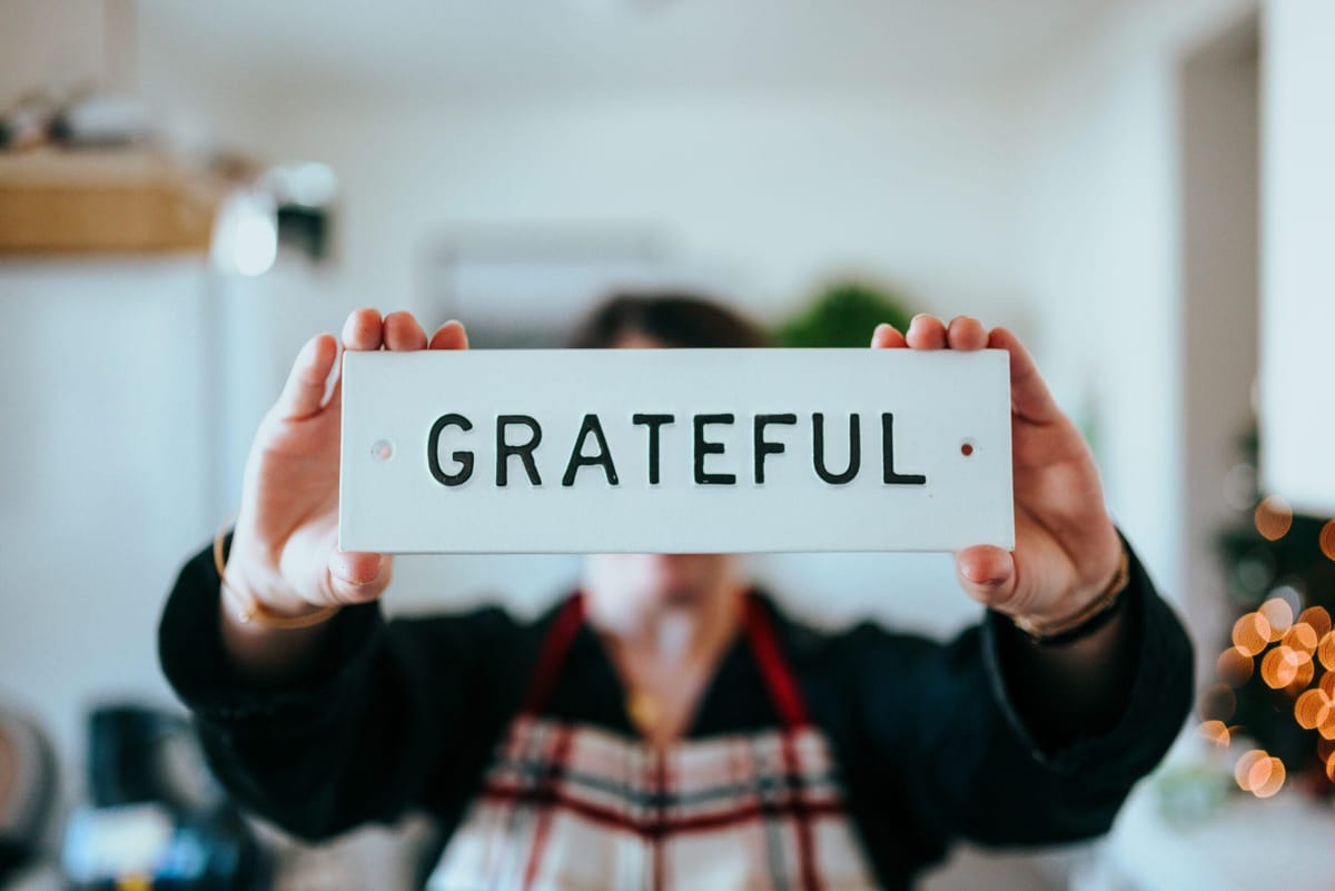 The Importance of Gratitude: How to Cultivate a Positive Outlook